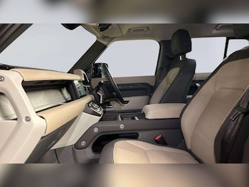 Used Land Rover Defender 2023 for sale - 76460449: Photo