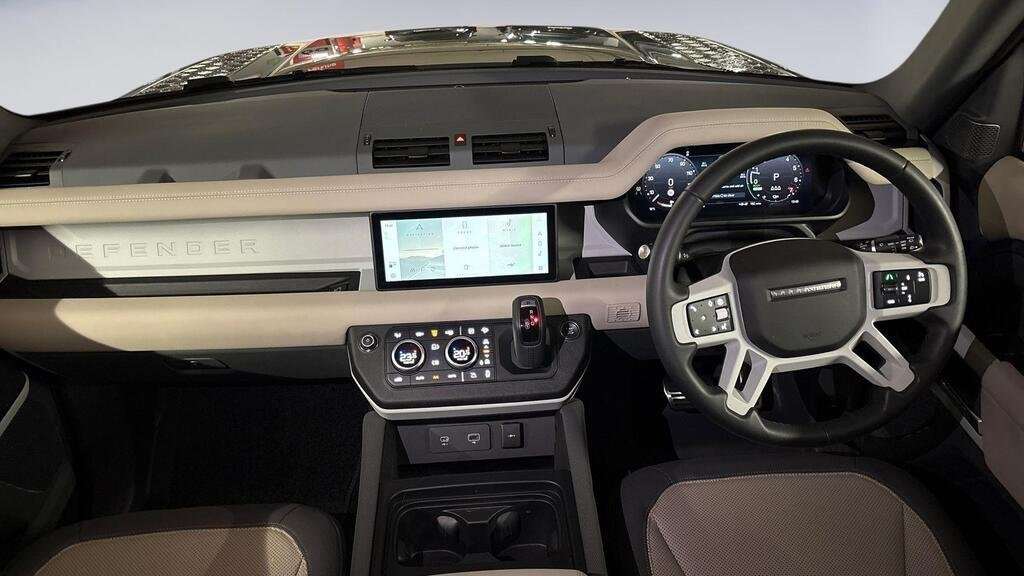 Used Land Rover Defender 2023 for sale - 76460449: Photo 9