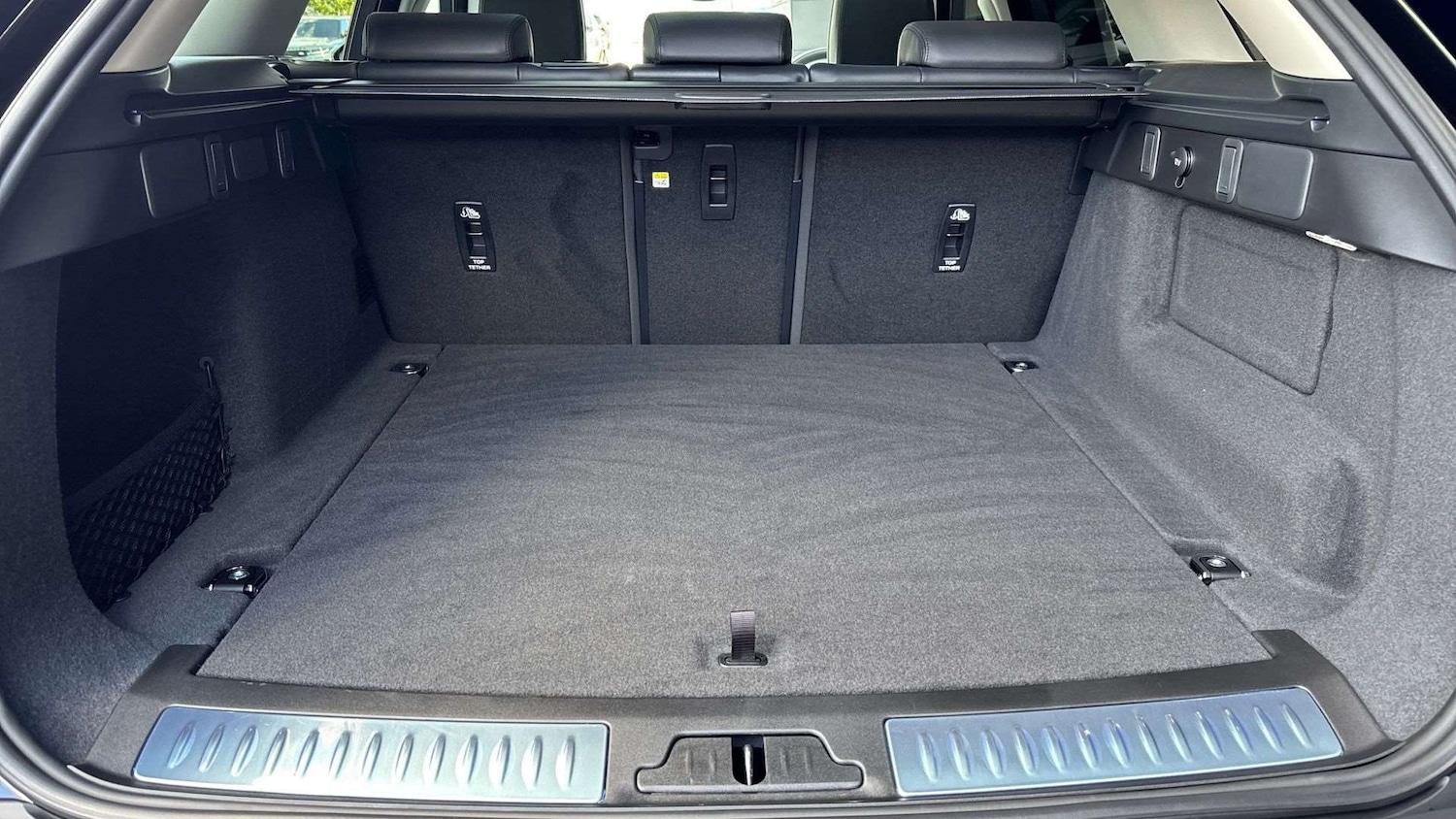 Used Land Rover Range Rover Velar 2025 for sale - 76460291: Photo 10