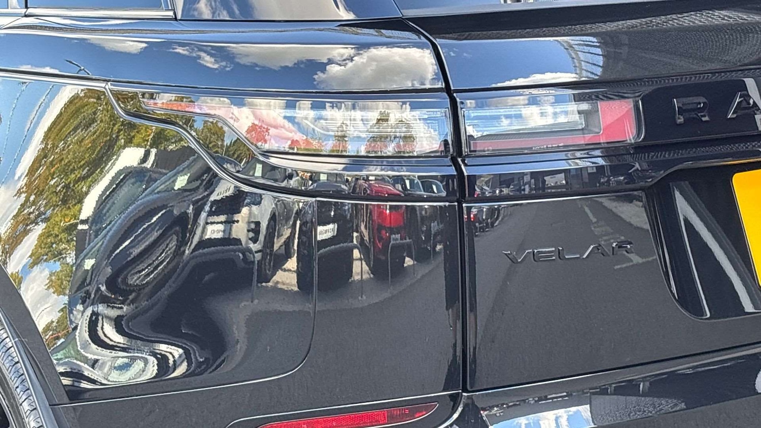 Used Land Rover Range Rover Velar 2025 for sale - 76460291: Photo 19