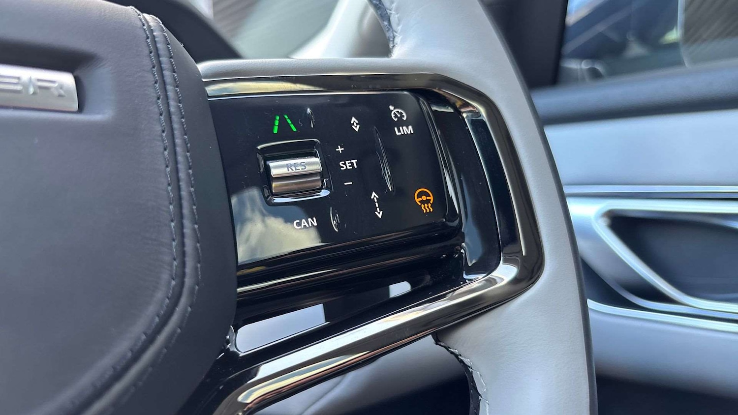 Used Land Rover Range Rover Velar 2025 for sale - 76460291: Photo 32