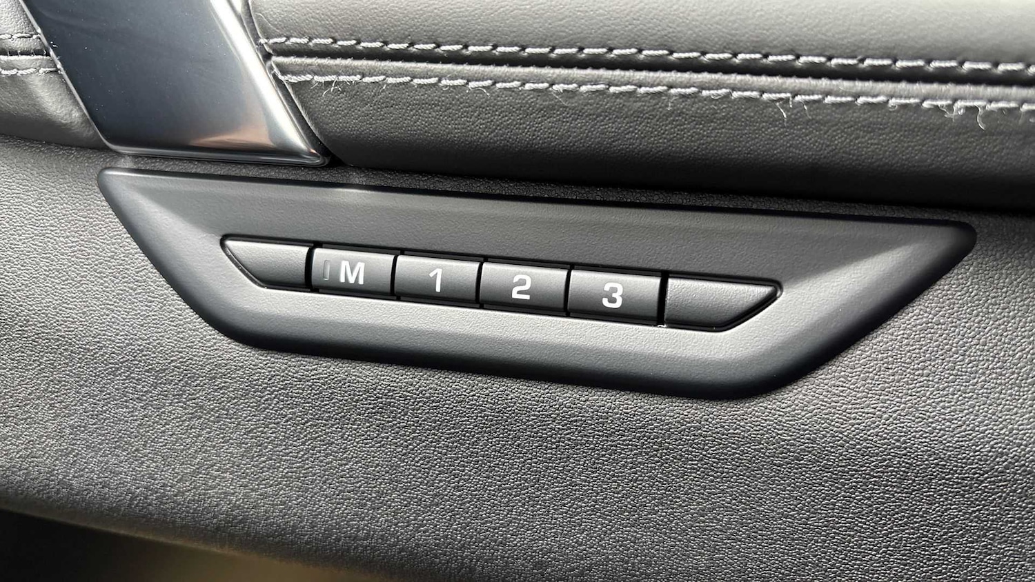 Used Land Rover Discovery Sport 2025 for sale - 76460325: Photo 25