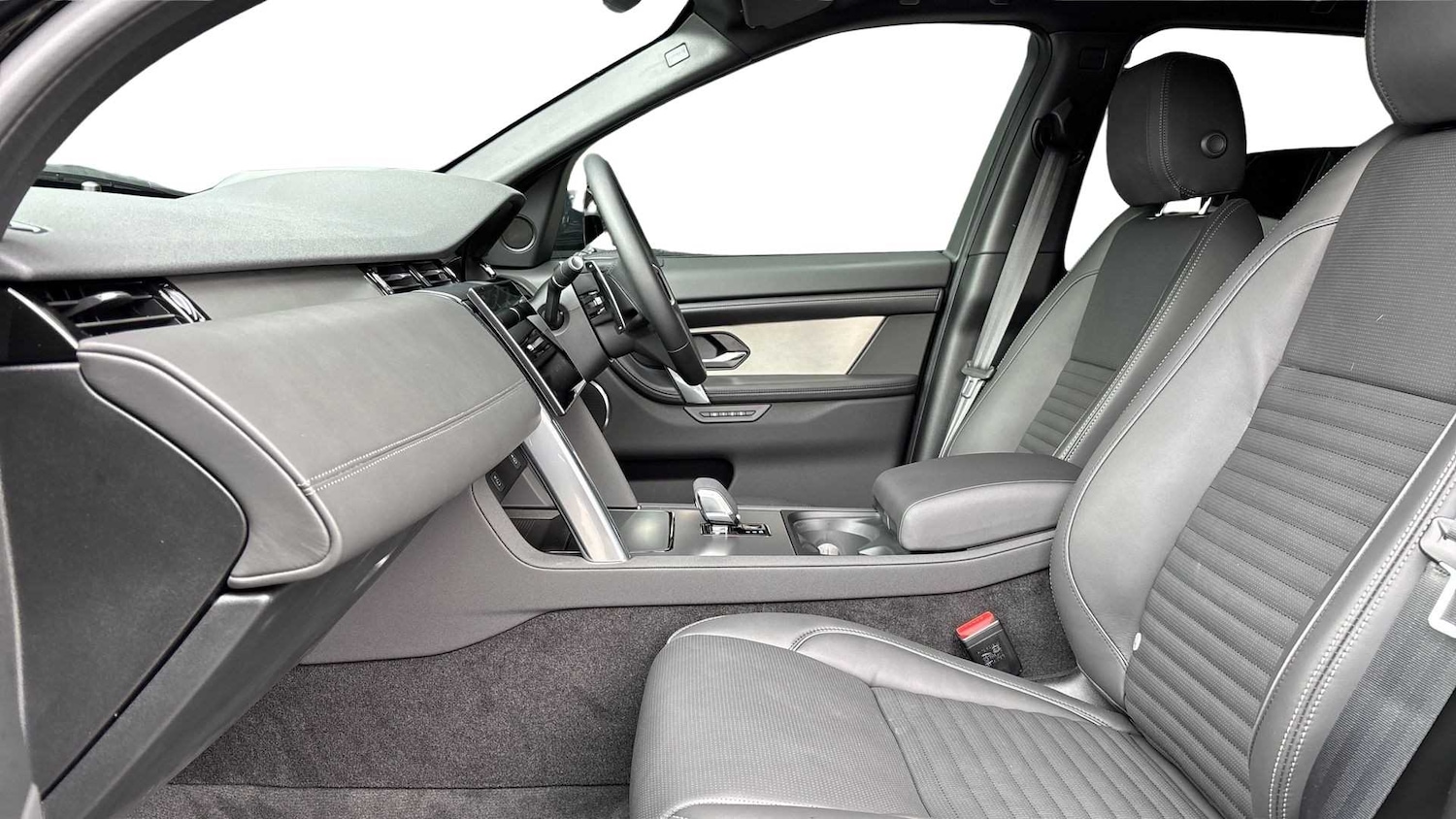 Used Land Rover Discovery Sport 2025 for sale - 76460325: Photo 3