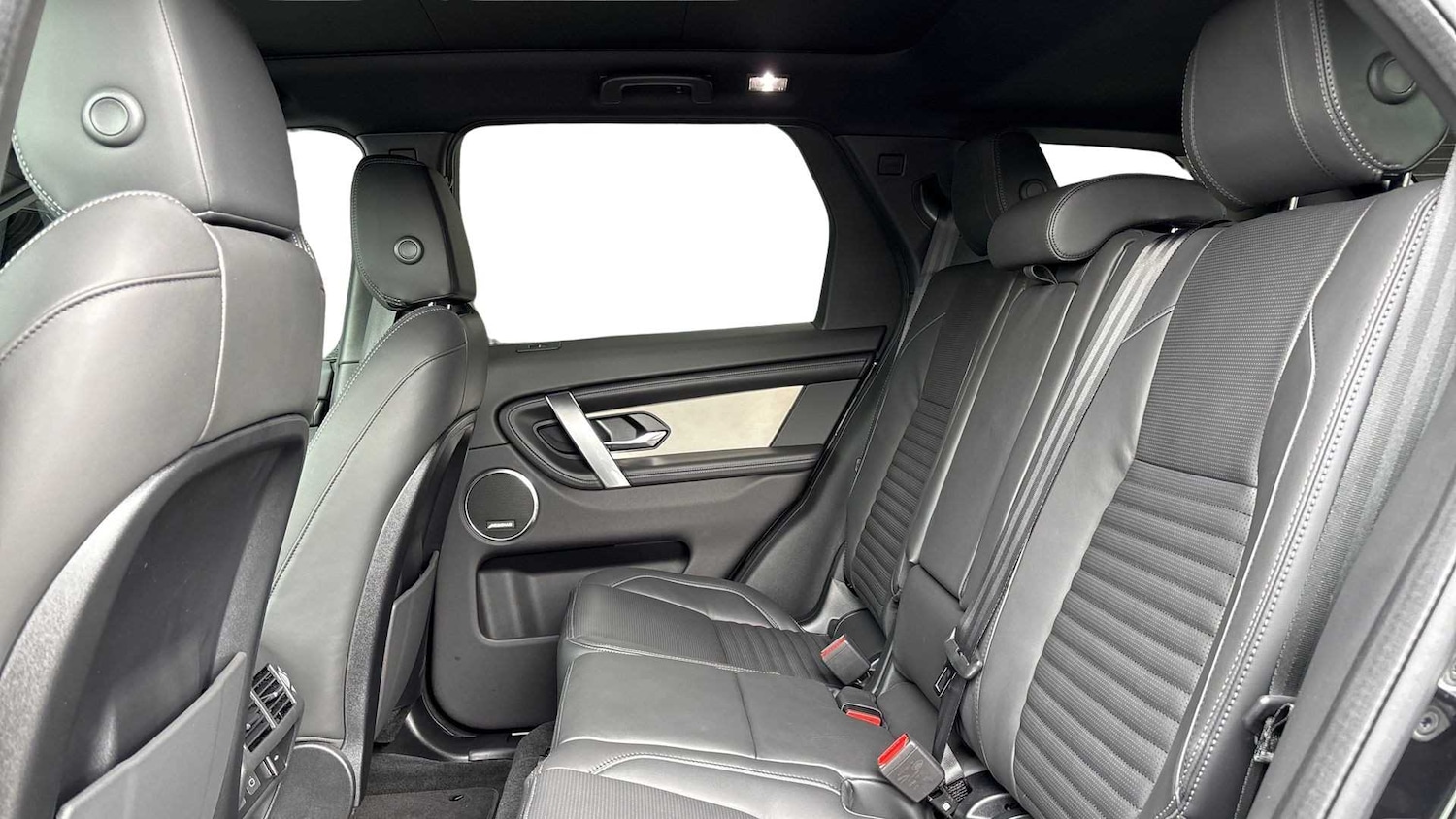 Used Land Rover Discovery Sport 2025 for sale - 76460325: Photo 4