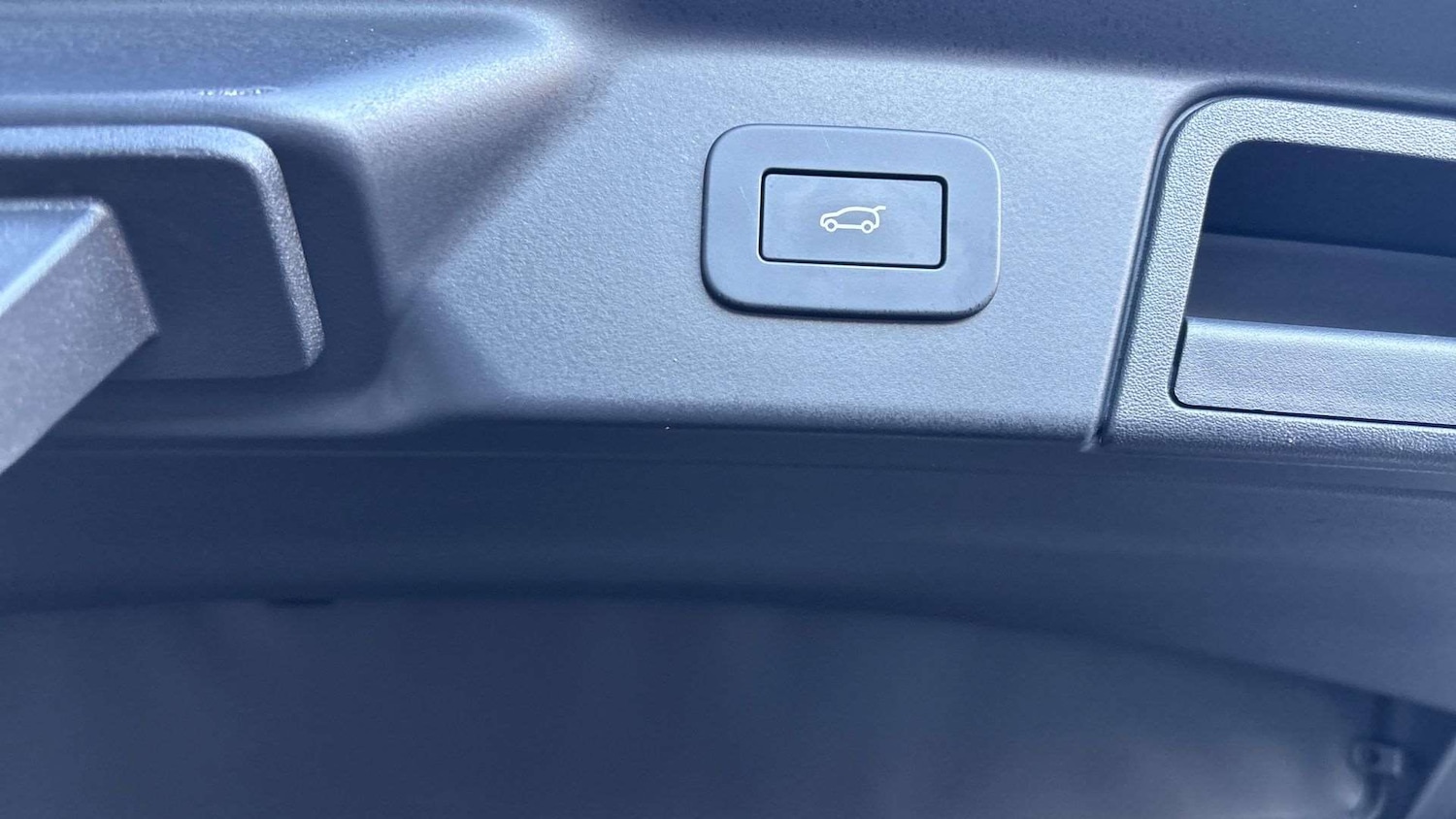 Used Land Rover Range Rover Velar 2024 for sale - 77553064: Photo 29