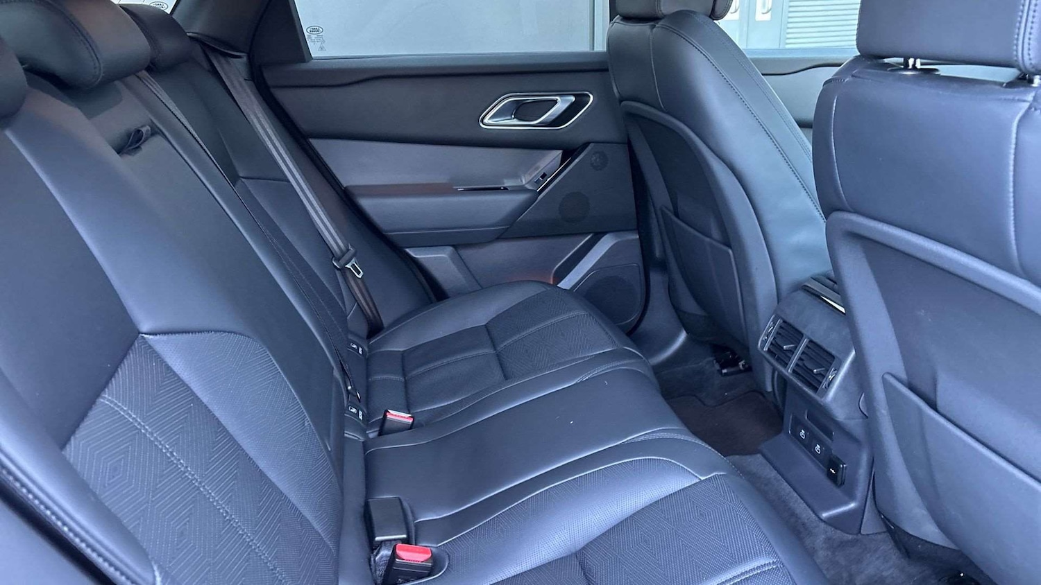 Used Land Rover Range Rover Velar 2024 for sale - 77553064: Photo 32