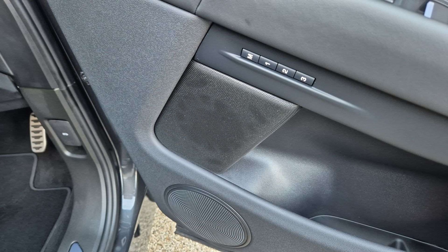 Used Land Rover Range Rover Evoque 2025 for sale - 76610516: Photo 24