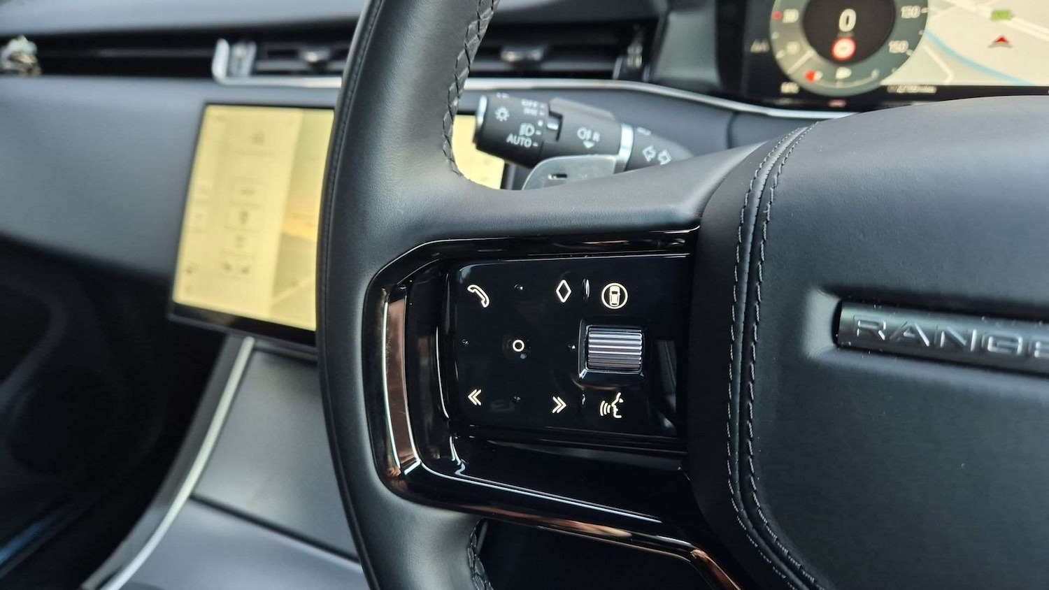 Used Land Rover Range Rover Evoque 2025 for sale - 76610516: Photo 29