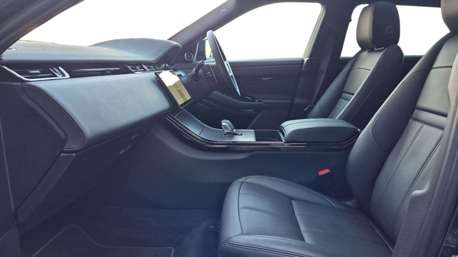 Used Land Rover Range Rover Evoque 2025 for sale - 76610516: Photo 3