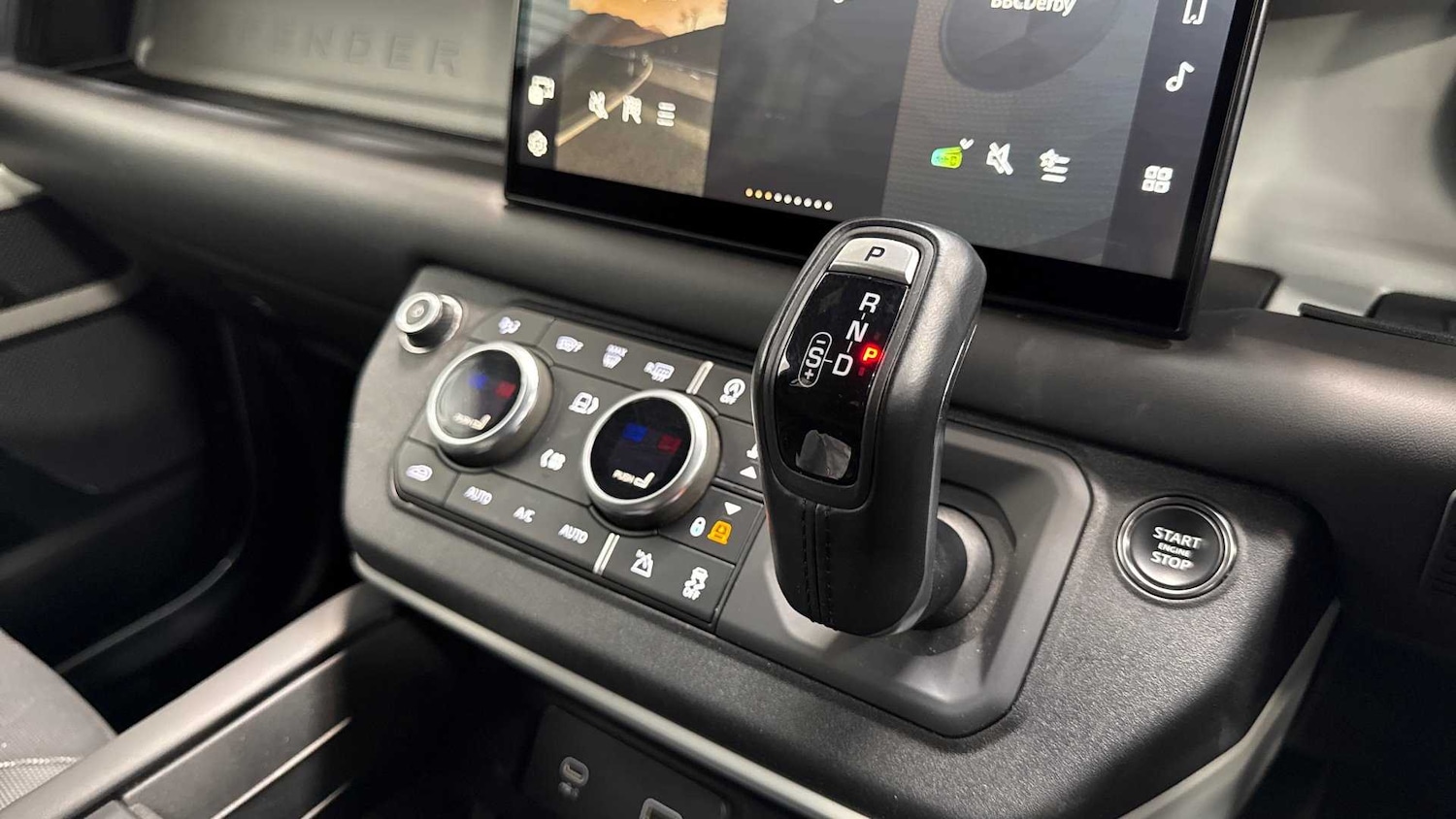 Used Land Rover Defender 2023 for sale - 76460507: Photo 13