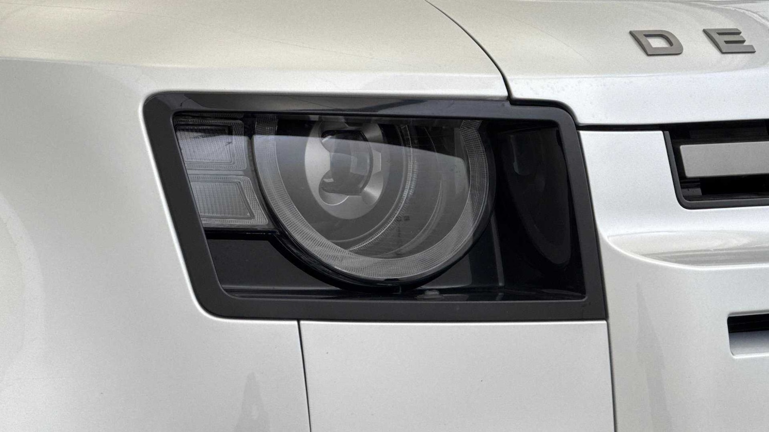 Used Land Rover Defender 2023 for sale - 76460507: Photo 17