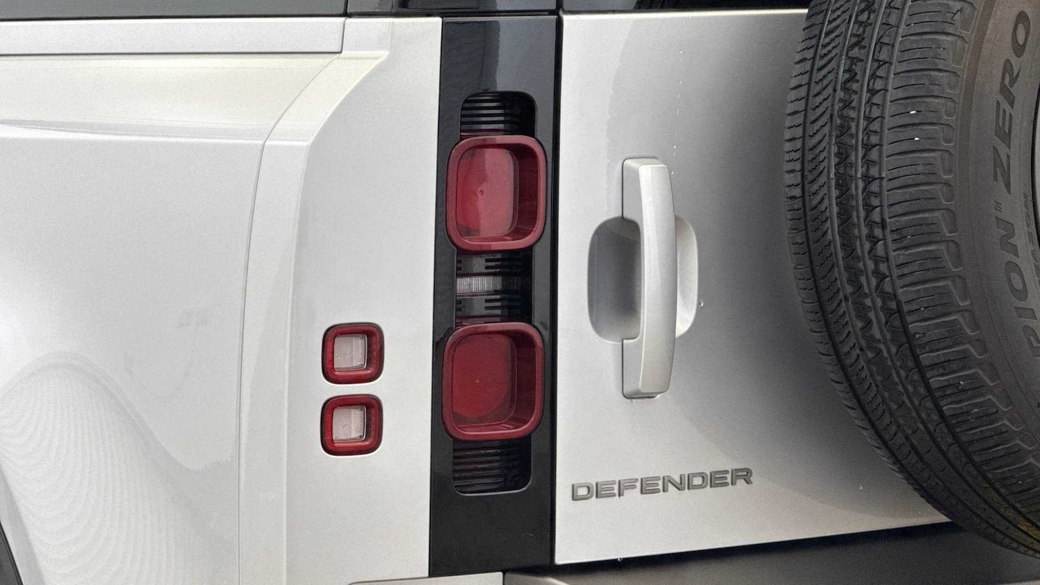 Used Land Rover Defender 2023 for sale - 76460507: Photo 19