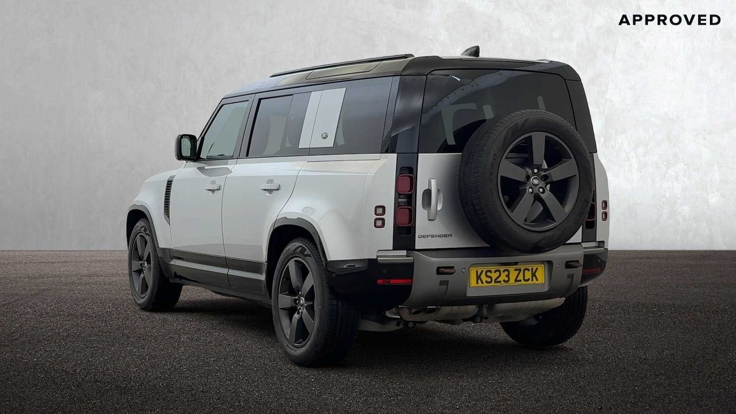 Used Land Rover Defender 2023 for sale - 76460507: Photo 2