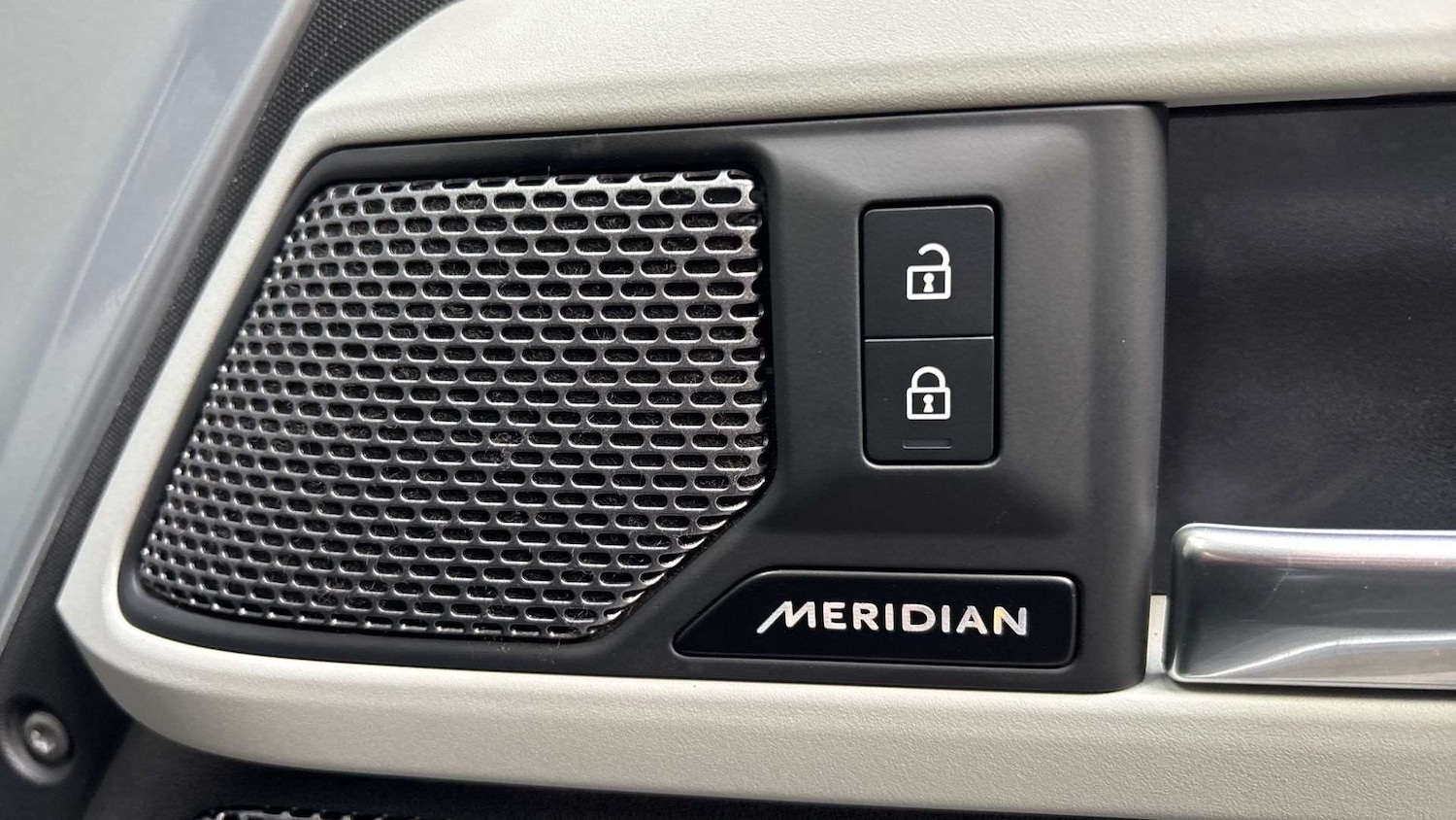 Used Land Rover Defender 2023 for sale - 76460507: Photo 24