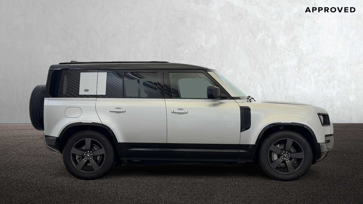 Used Land Rover Defender 2023 for sale - 76460507: Photo 5