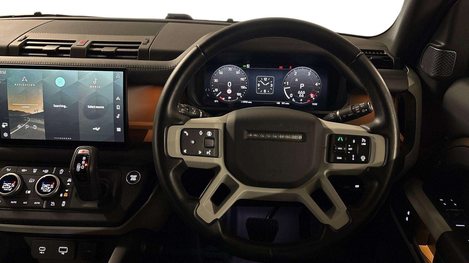 Used Land Rover Defender 2024 for sale - 77373895: Photo 15