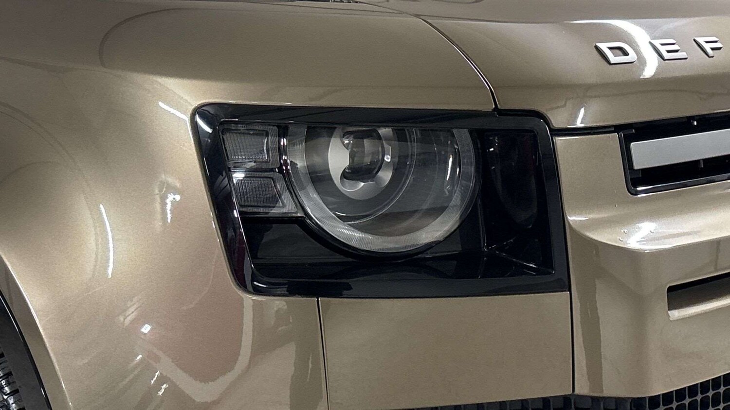 Used Land Rover Defender 2024 for sale - 77373895: Photo 17