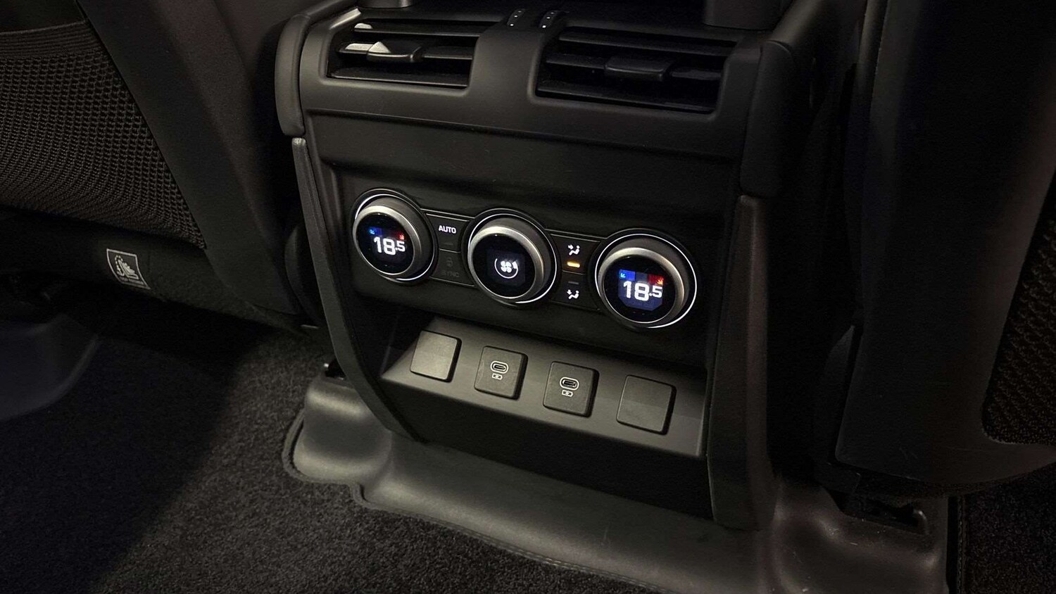 Used Land Rover Defender 2024 for sale - 77373895: Photo 18