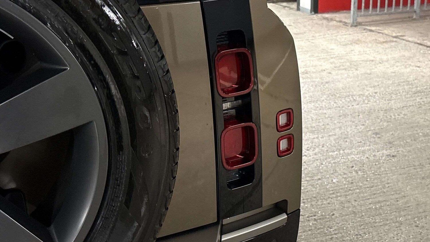 Used Land Rover Defender 2024 for sale - 77373895: Photo 33