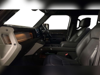 Used Land Rover Defender 2024 for sale - 77373895: Photo