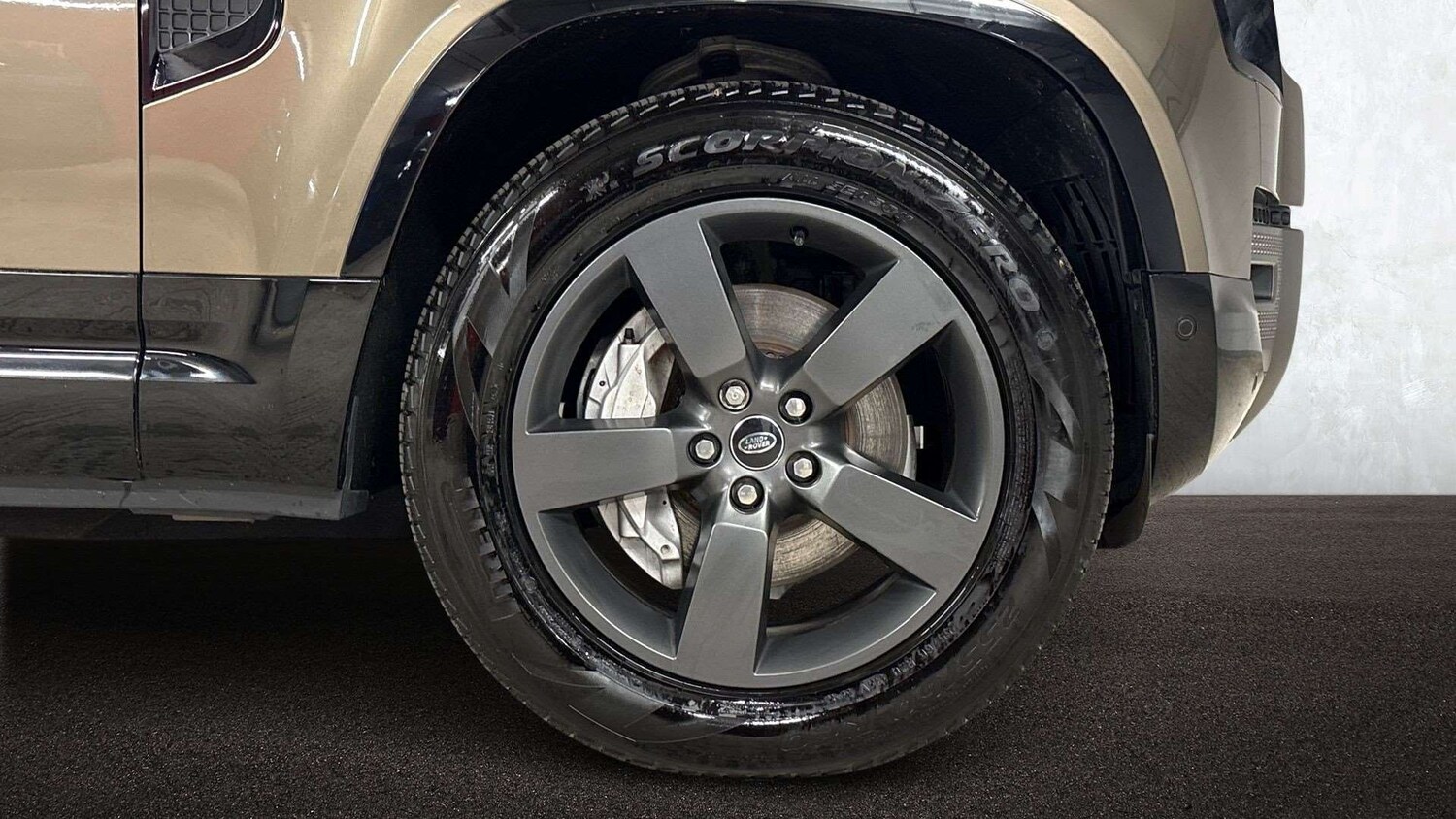 Used Land Rover Defender 2024 for sale - 77373895: Photo 8