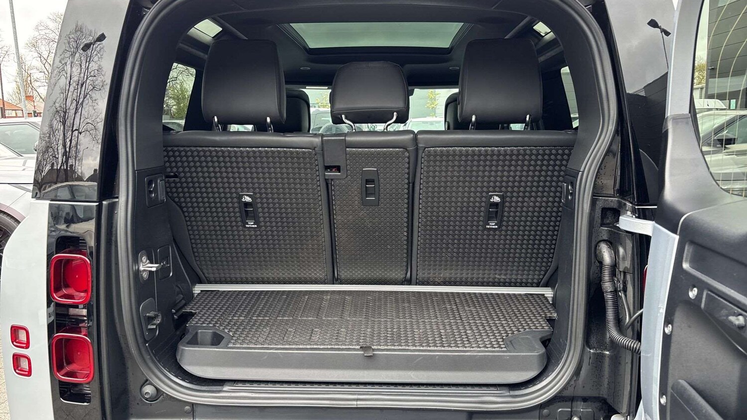 Used Land Rover Defender 2023 for sale - 78221316: Photo 10