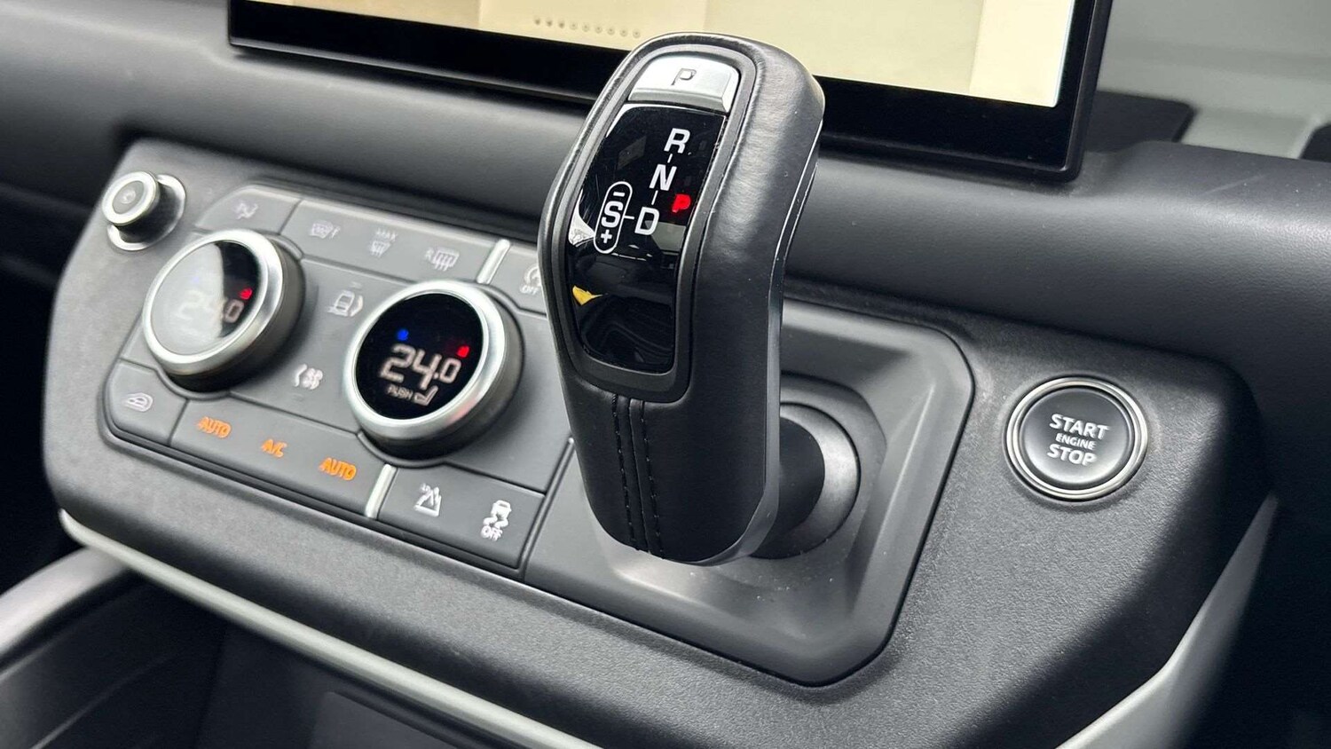 Used Land Rover Defender 2023 for sale - 78221316: Photo 13