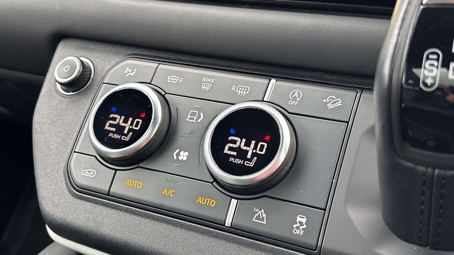 Used Land Rover Defender 2023 for sale - 78221316: Photo 22