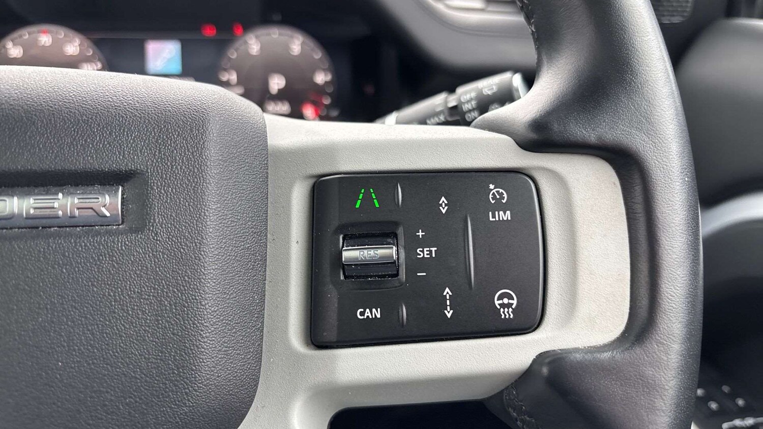 Used Land Rover Defender 2023 for sale - 78221316: Photo 32