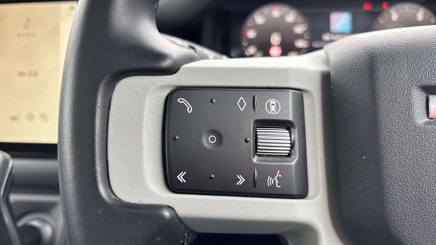 Used Land Rover Defender 2023 for sale - 78221316: Photo 33