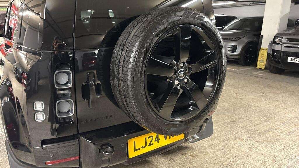 Used Land Rover Defender 2024 for sale - 76460336: Photo 33