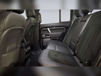 Used Land Rover Defender 2024 for sale - 76460336: Photo