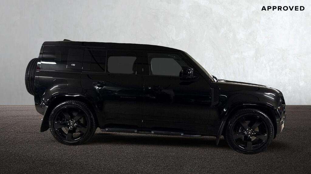 Used Land Rover Defender 2024 for sale - 76460336: Photo 5