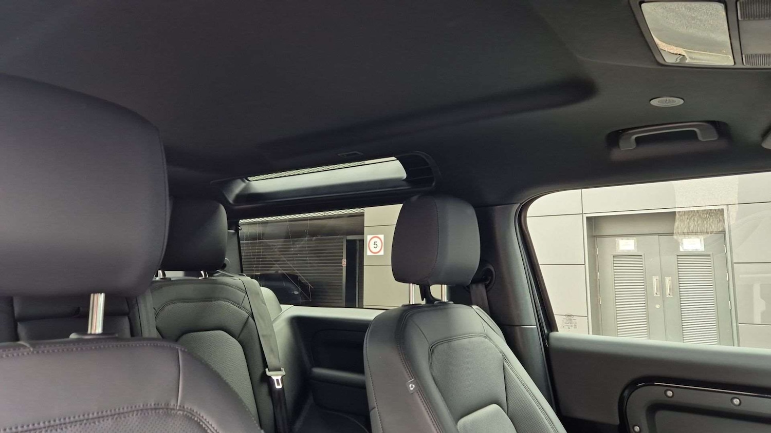 Used Land Rover Defender 2024 for sale - 76460177: Photo 21