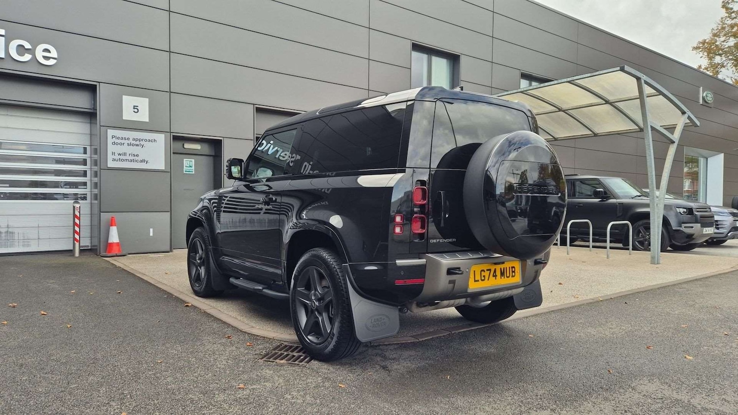 Used Land Rover Defender 2024 for sale - 76460177: Photo 33