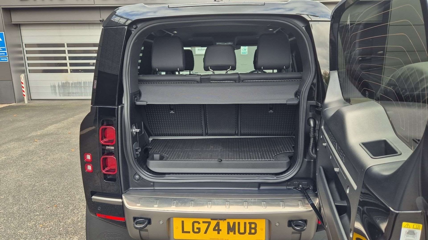 Used Land Rover Defender 2024 for sale - 76460177: Photo 35