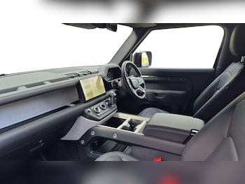 Used Land Rover Defender 2024 for sale - 76460177: Photo