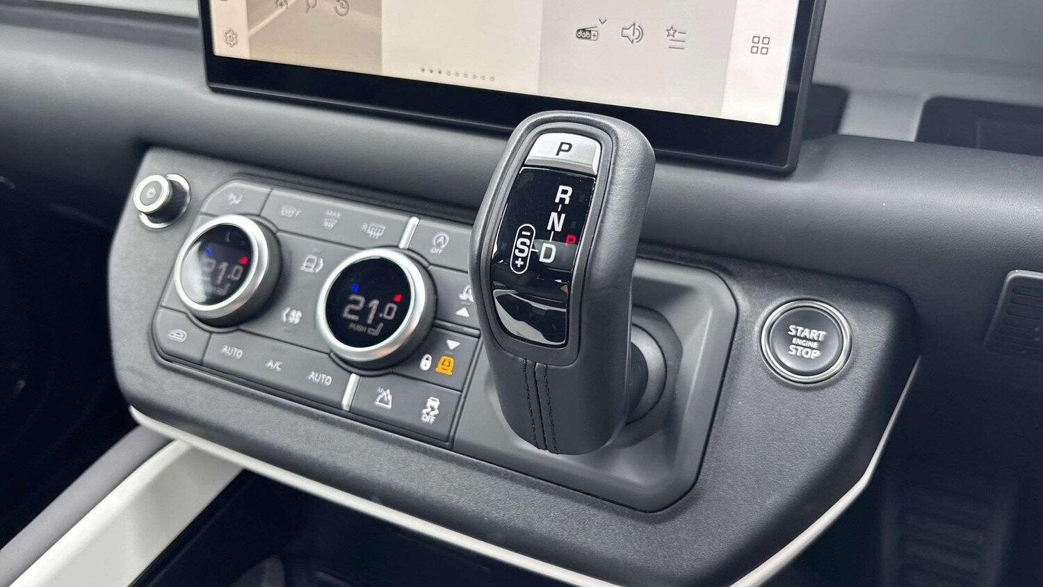 Used Land Rover Defender 2024 for sale - 77972681: Photo 13