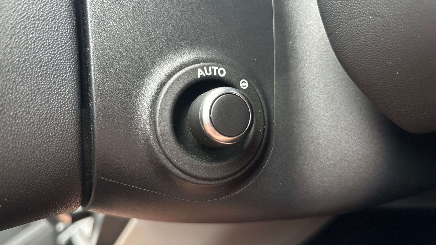 Used Land Rover Defender 2024 for sale - 77972681: Photo 31