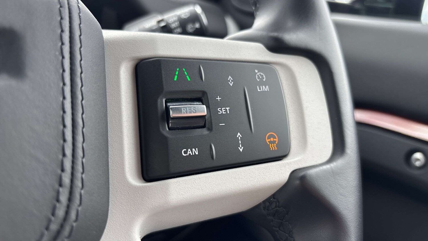 Used Land Rover Defender 2024 for sale - 77972681: Photo 33