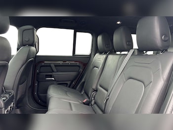 Used Land Rover Defender 2024 for sale - 77972681: Photo