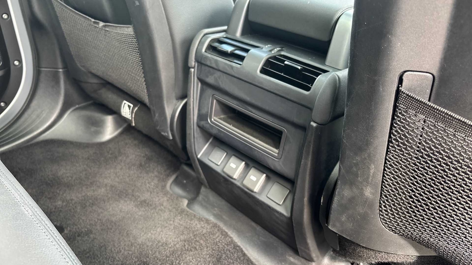 Used Land Rover Defender 2023 for sale - 76460109: Photo 18