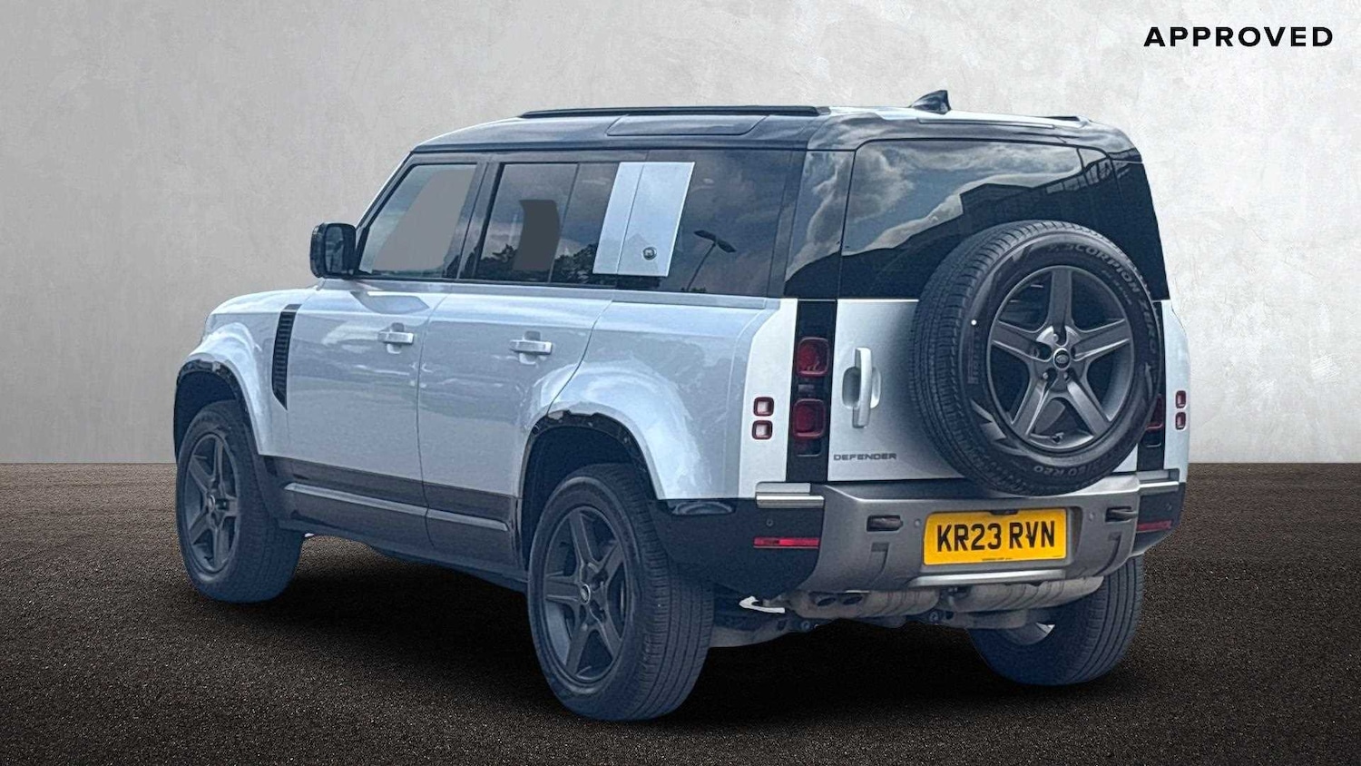 Used Land Rover Defender 2023 for sale - 76460109: Photo 2