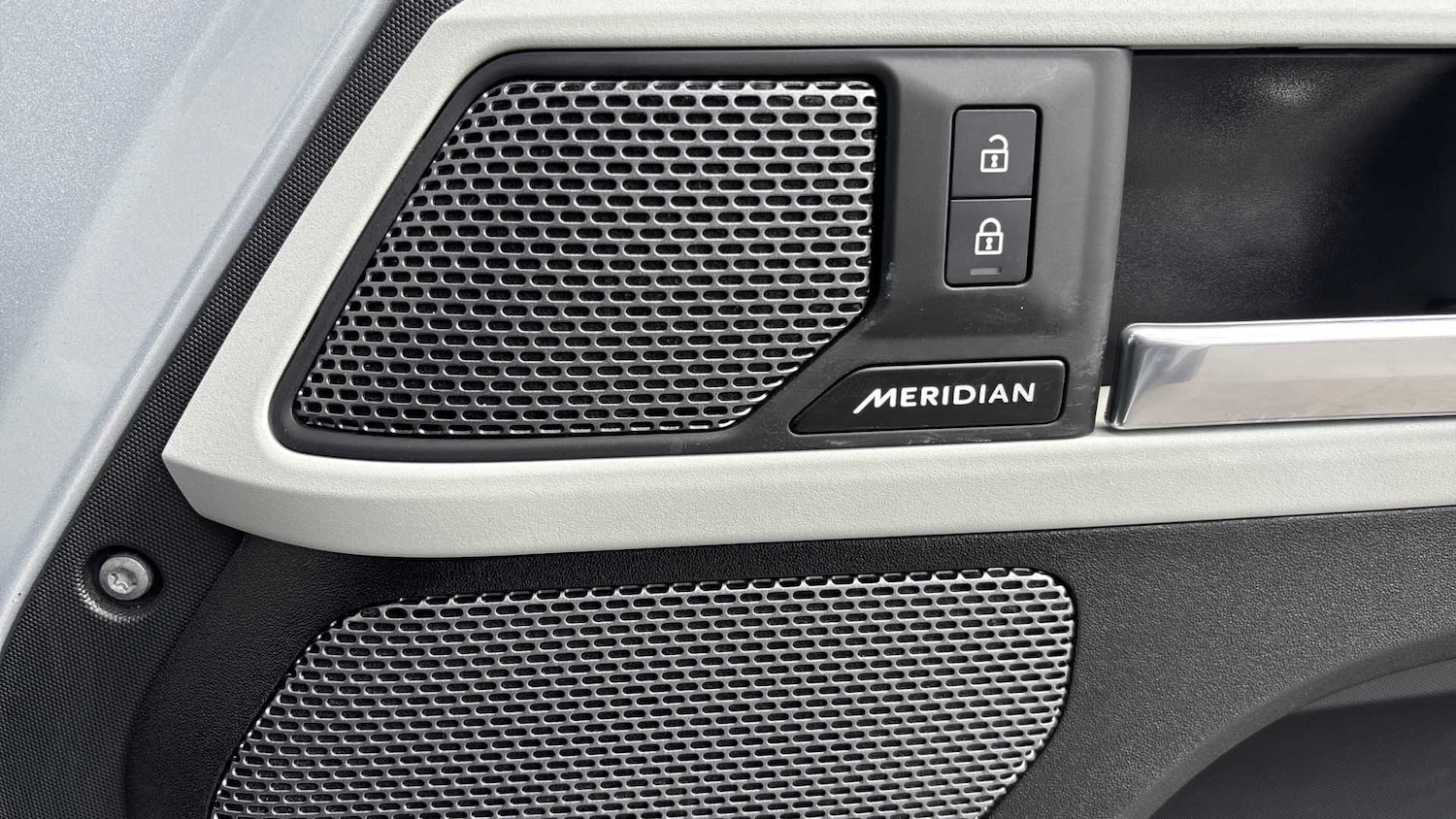 Used Land Rover Defender 2023 for sale - 76460109: Photo 24