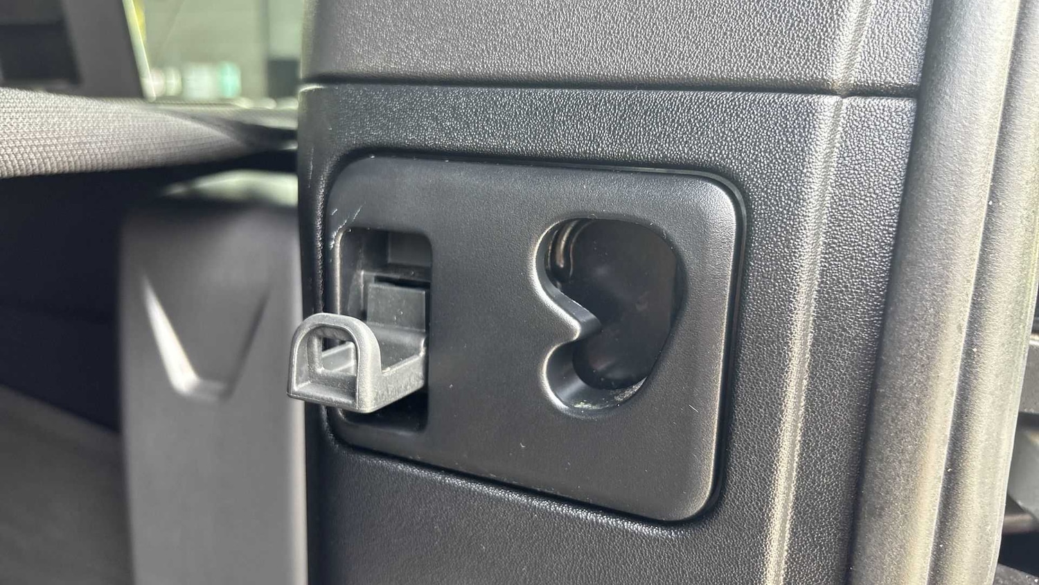 Used Land Rover Defender 2023 for sale - 76460109: Photo 27