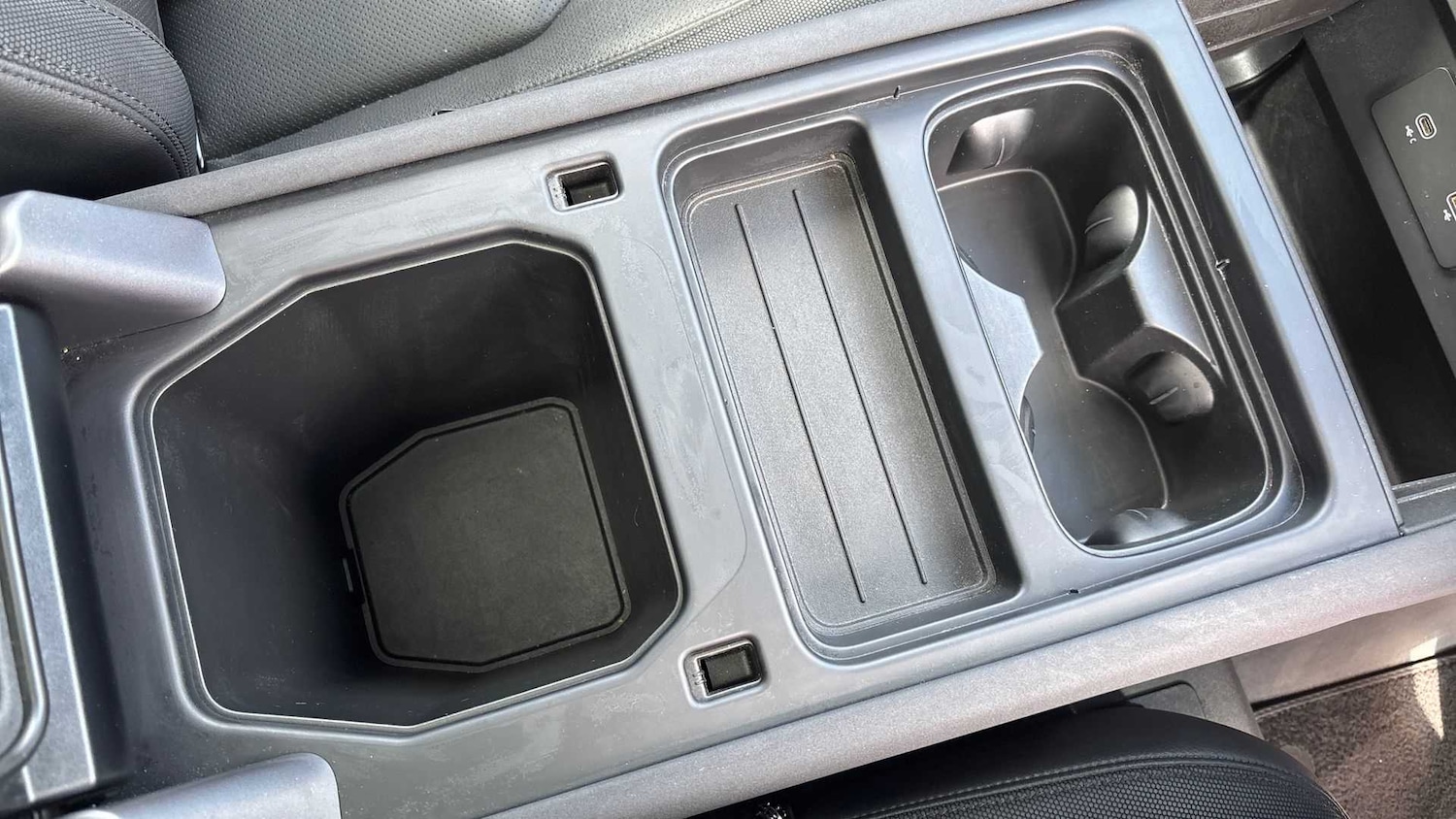 Used Land Rover Defender 2023 for sale - 76460109: Photo 29