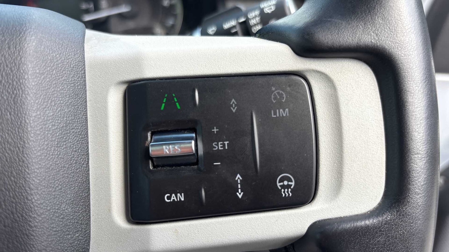 Used Land Rover Defender 2023 for sale - 76460109: Photo 33