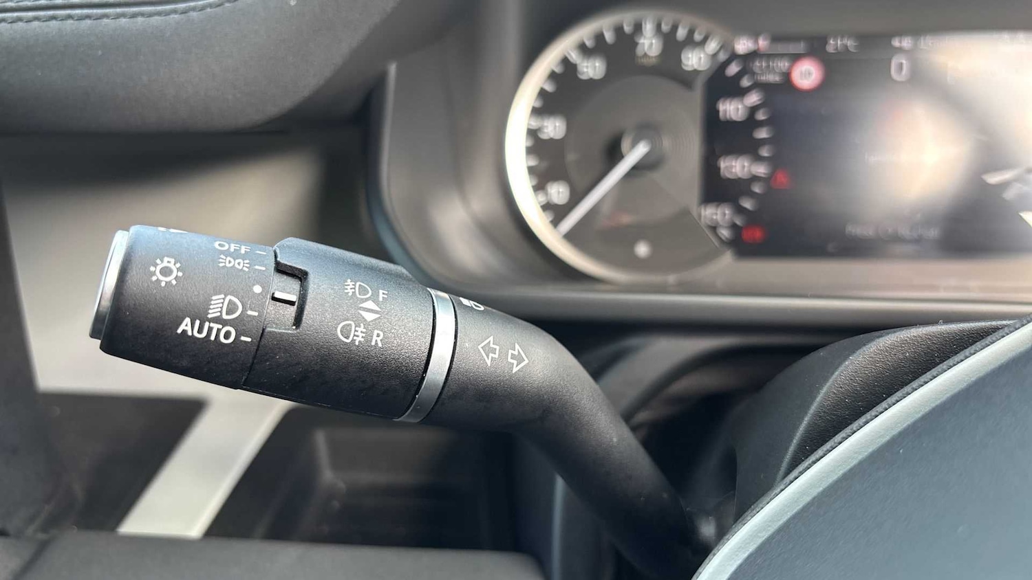 Used Land Rover Defender 2023 for sale - 76460109: Photo 34