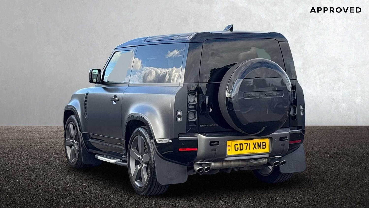 Used Land Rover Defender 2021 for sale - 76460110: Photo 2