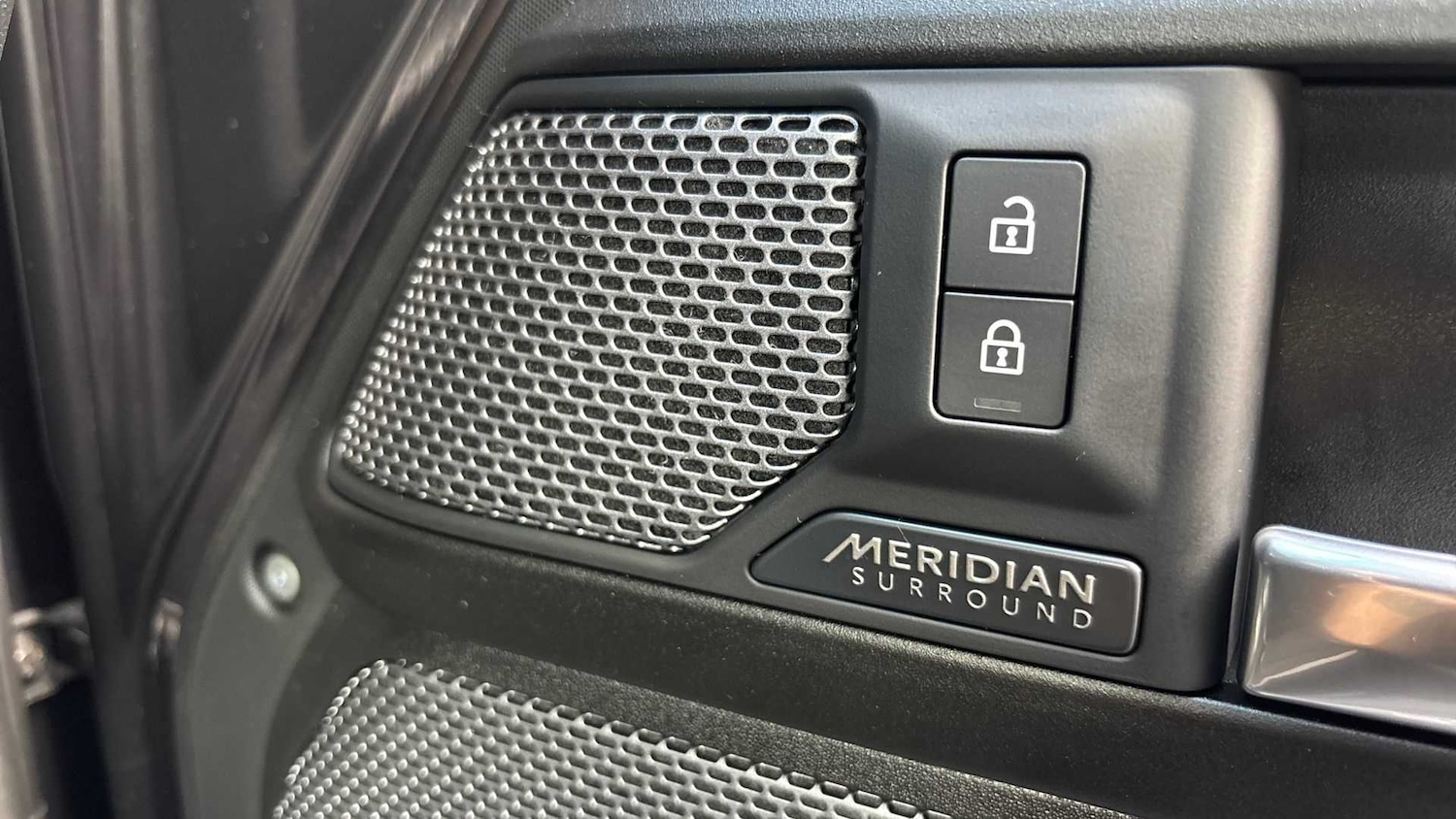 Used Land Rover Defender 2021 for sale - 76460110: Photo 24